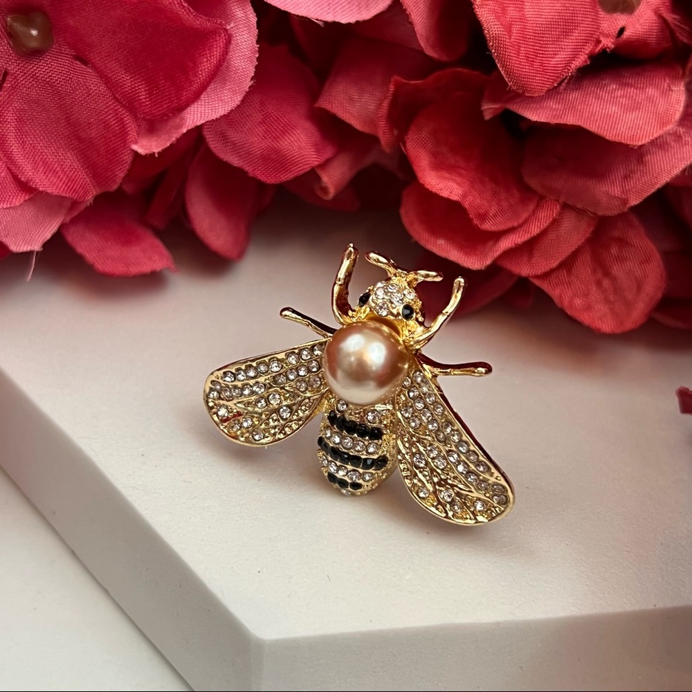 Golden Crystal Bumblebee Pearl Brooch Lapel Pin - Picture 7 of 16
